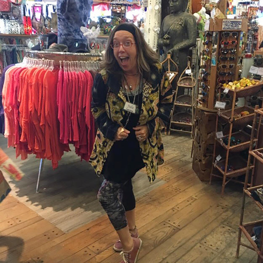 “I CAN *ALWAYS* USE A NEW FRIEND!” JULIE BAKER LEADEN SHARES HER #MEXICALIMOMENT