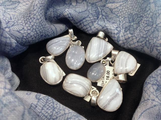 GEMSTONE MAGIC & MEANING: BLUE LACE AGATE