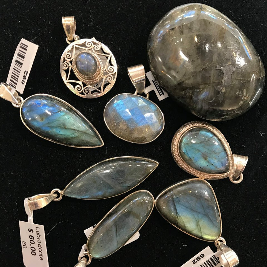 GEMSTONE MEANING & MAGIC: LABRADORITE