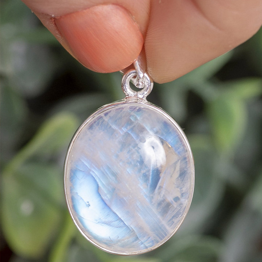 EMPLOYEE GEM FAVORITES: RAINBOW MOONSTONE