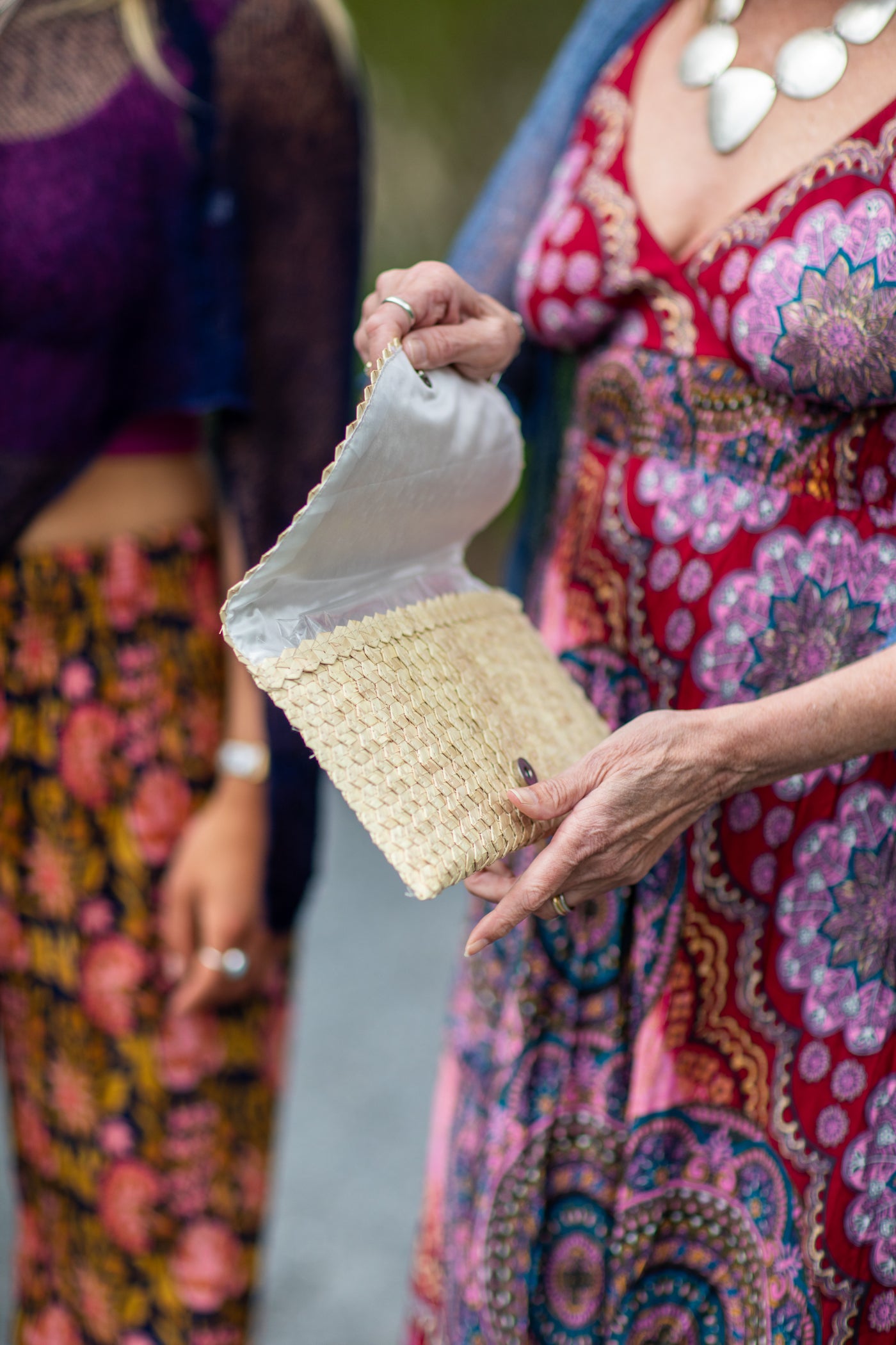 Isla Straw Clutch