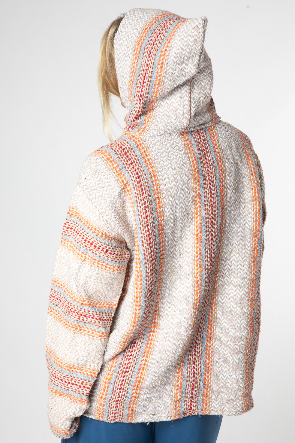 Sophie is wearing size M baja hoodie in cayenne