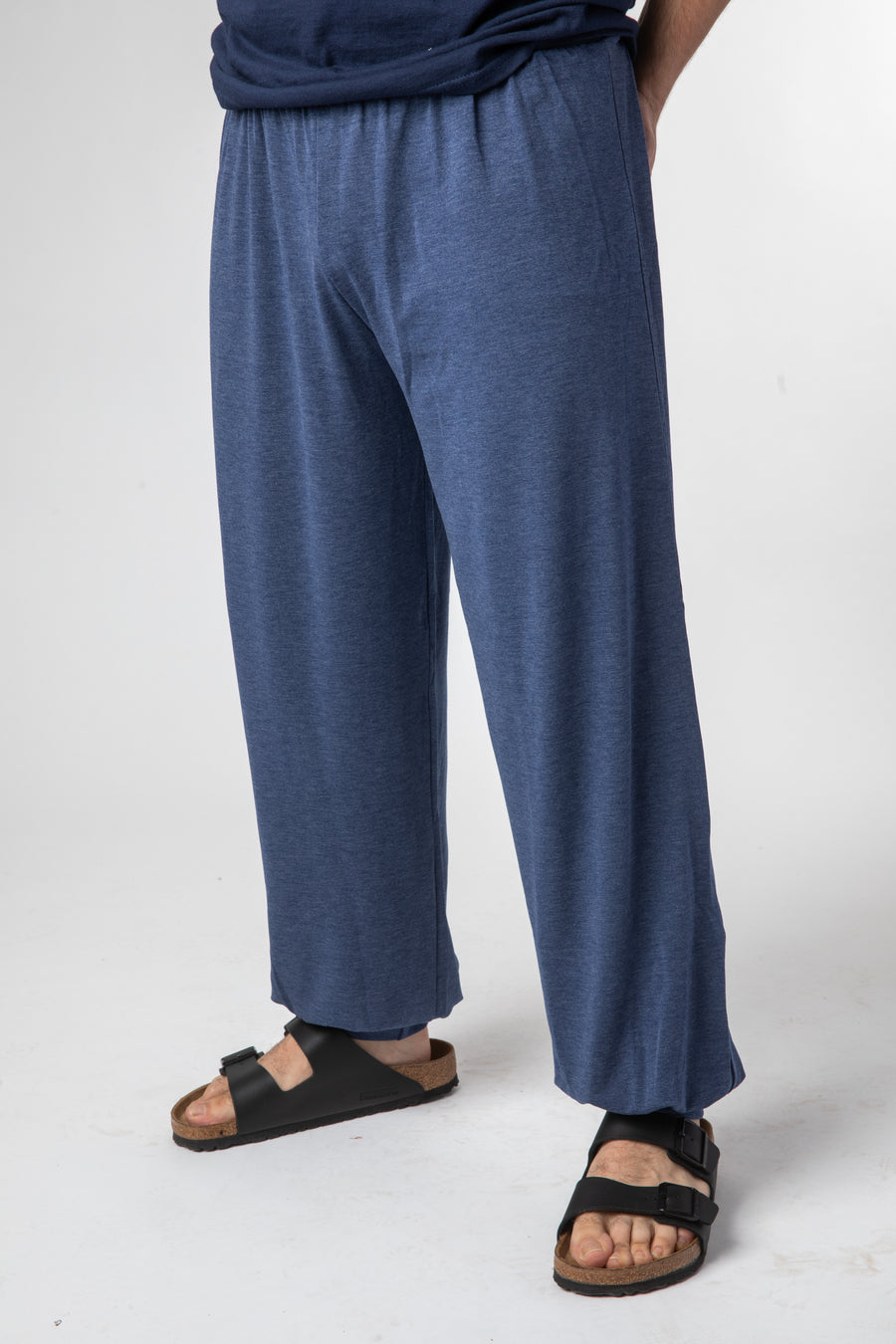 Zachariah is wearing size XL harem pants in navy heather