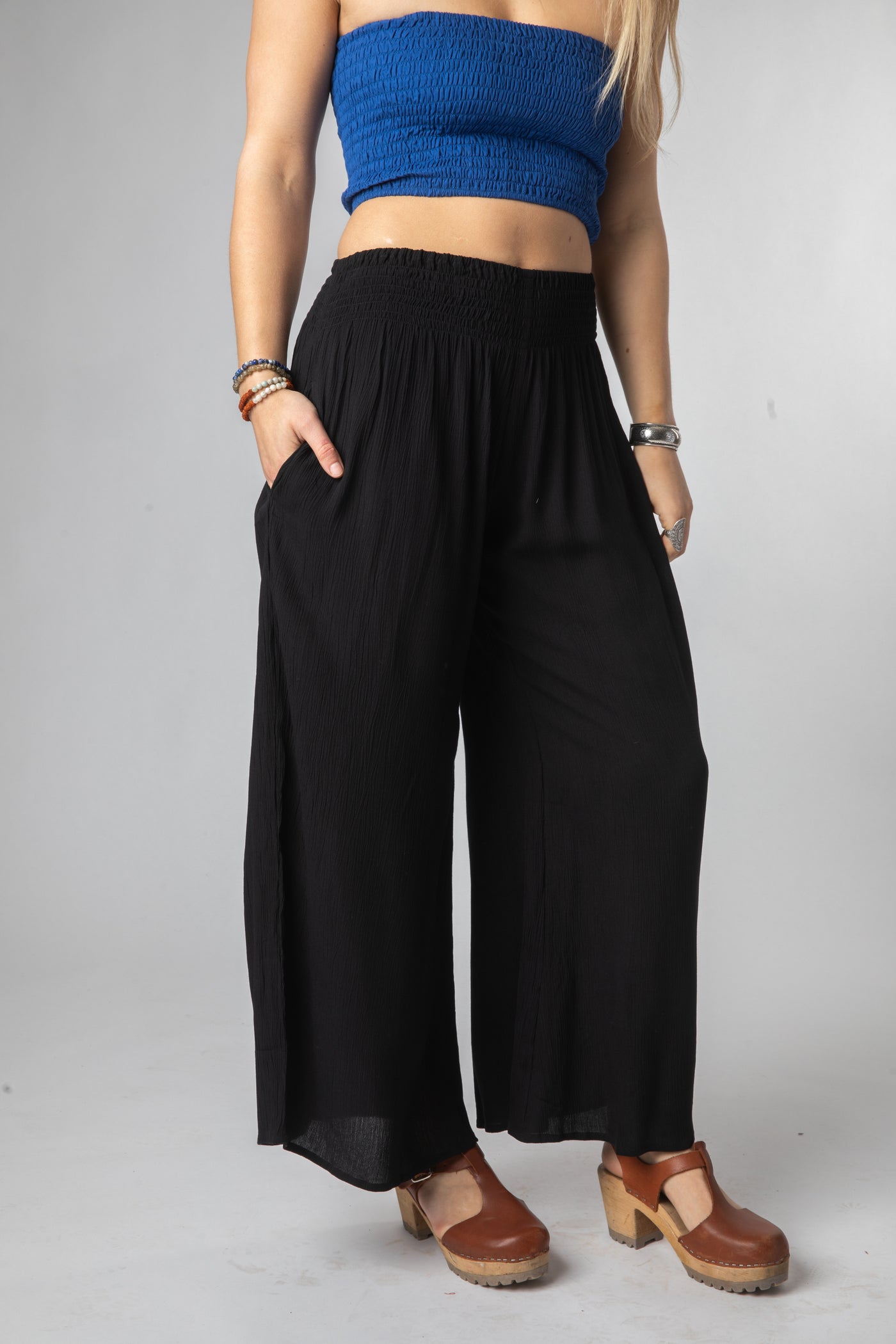 Sophie is wearing size S/M wide leg pants in black