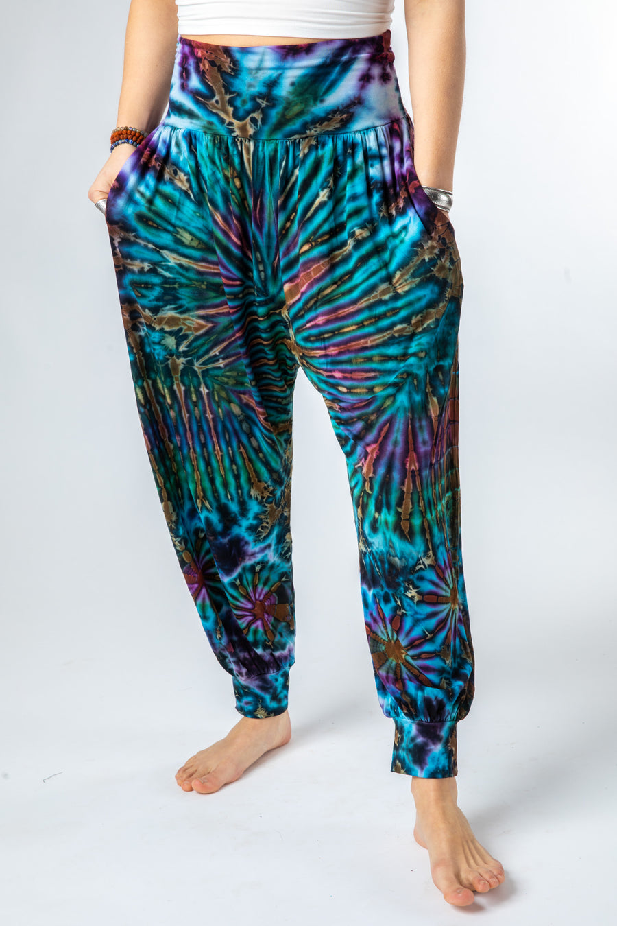 Sophie is wearing size S/M tie dye harem pants in ocean