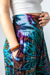 Sophie is wearing size S/M tie dye harem pants in ocean