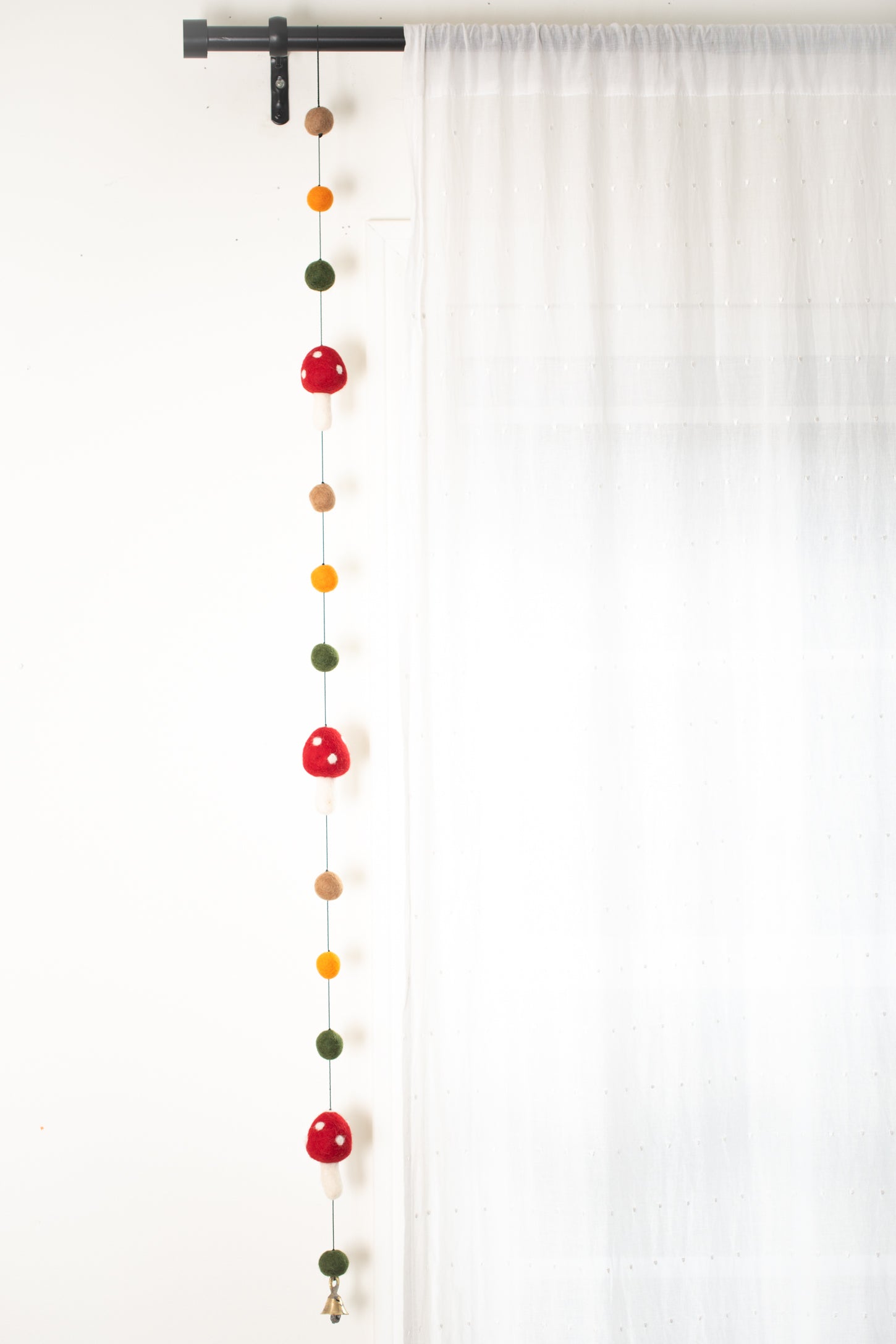 Felt Mushroom Garland in Red