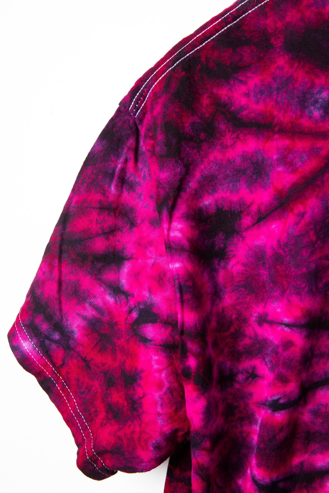 Crackle Tie Dye T-Shirt sleeve in Raspberry on white background