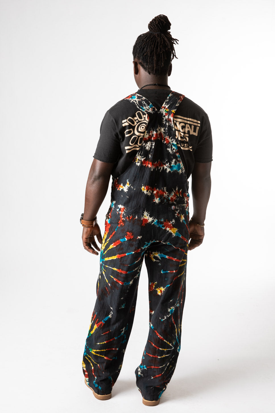 DJ is wearing size M tie dye overalls in black