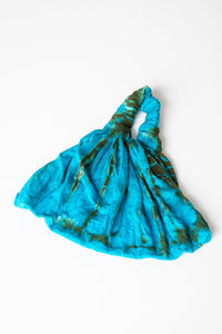 turquoise tie dye headband in bohemian style for everyday wear