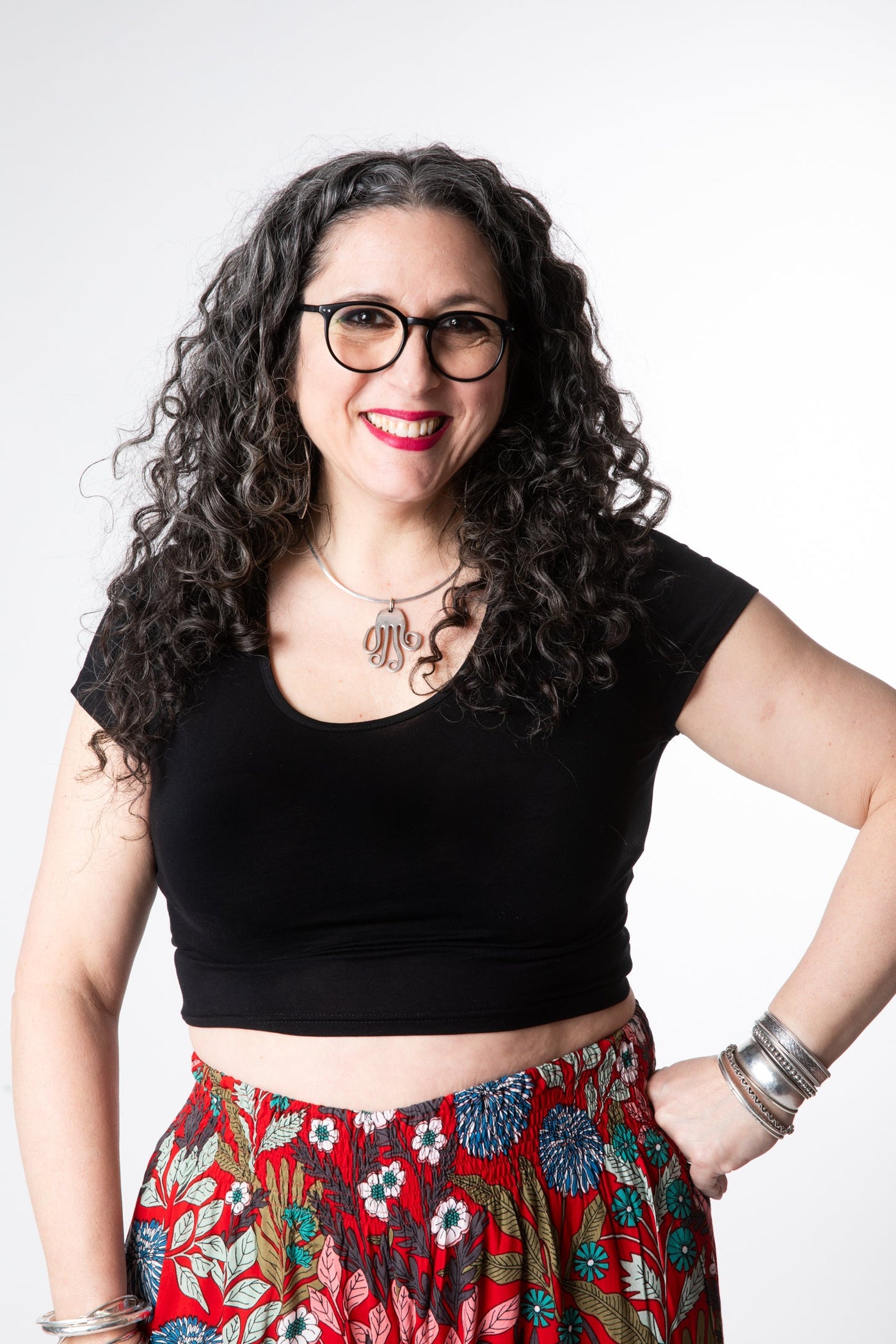 Susan is wearing size M cross back crop top in black