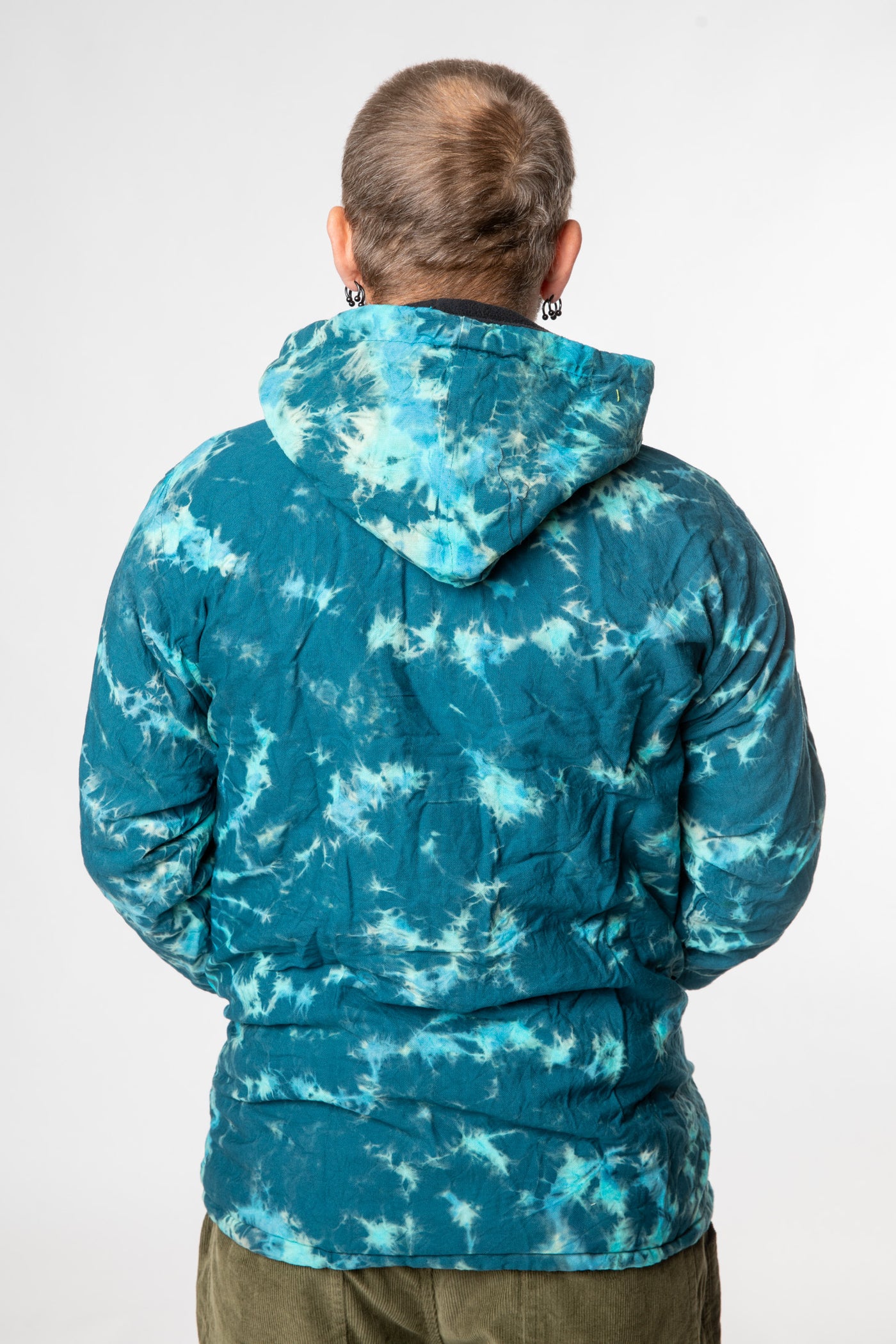 Harvey is wearing size M tie dye jacket in blue