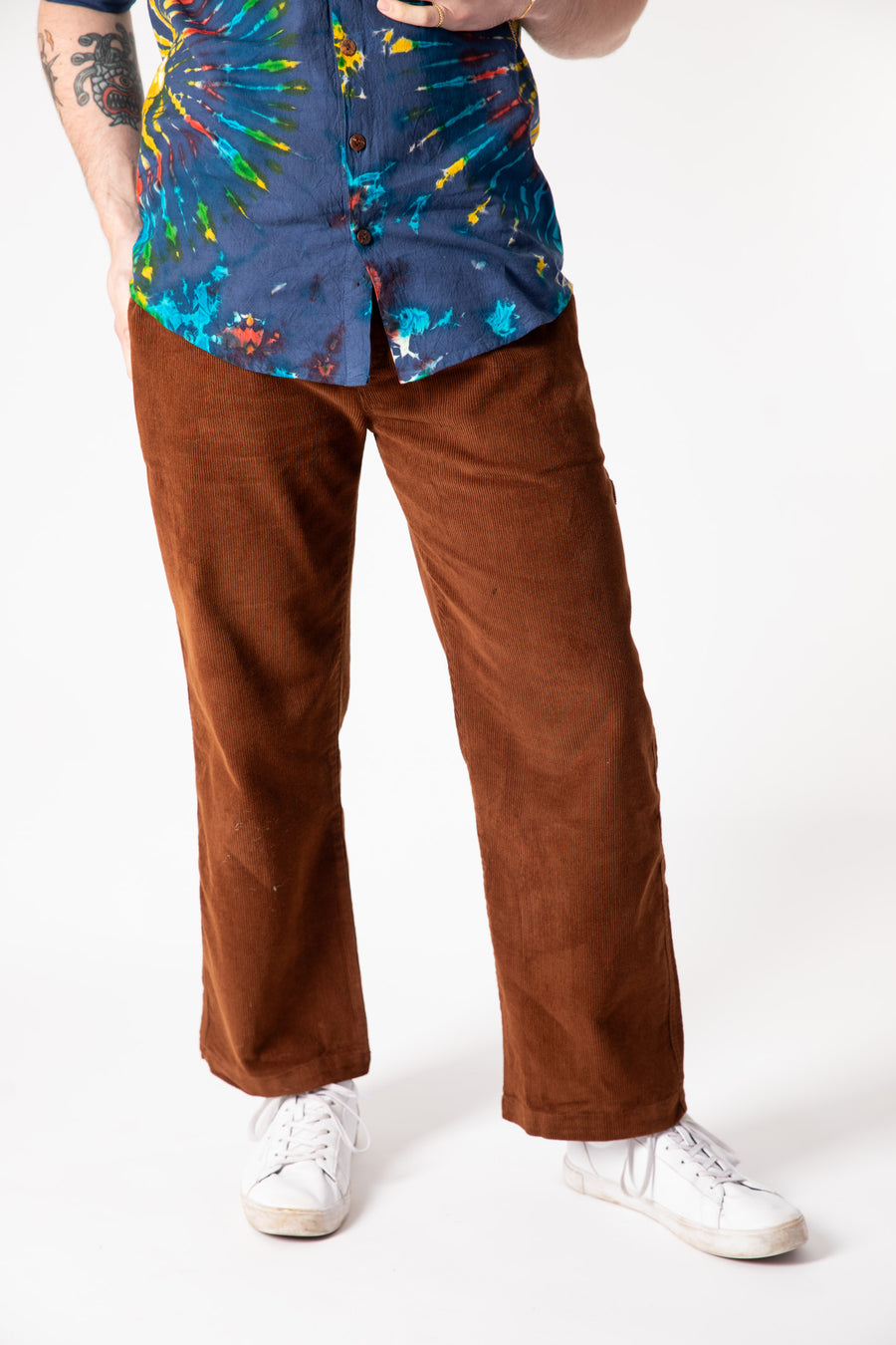 Dimitri is wearing size L/XL