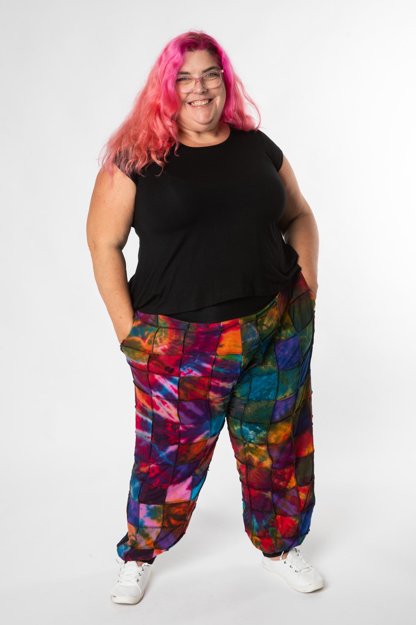 Angel is wearing size L/XL patchwork tie dye harem pants
