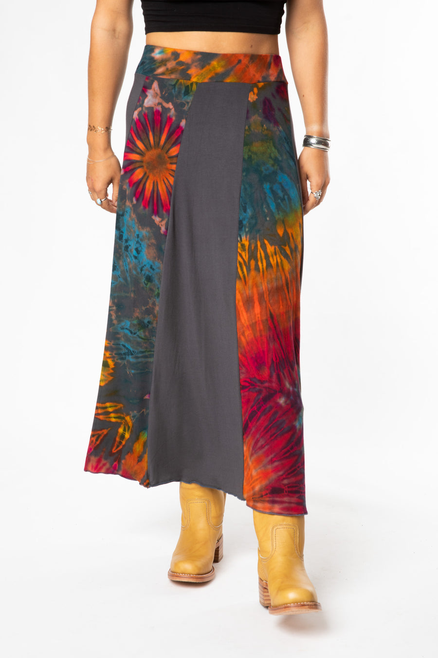 Sophie is wearing size S/M tie dye panel skirt in gray