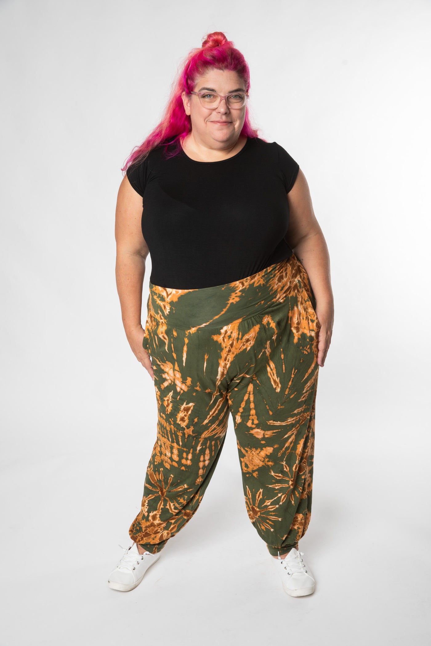 Angel is wearing size L/XL tie dye harem pants in green