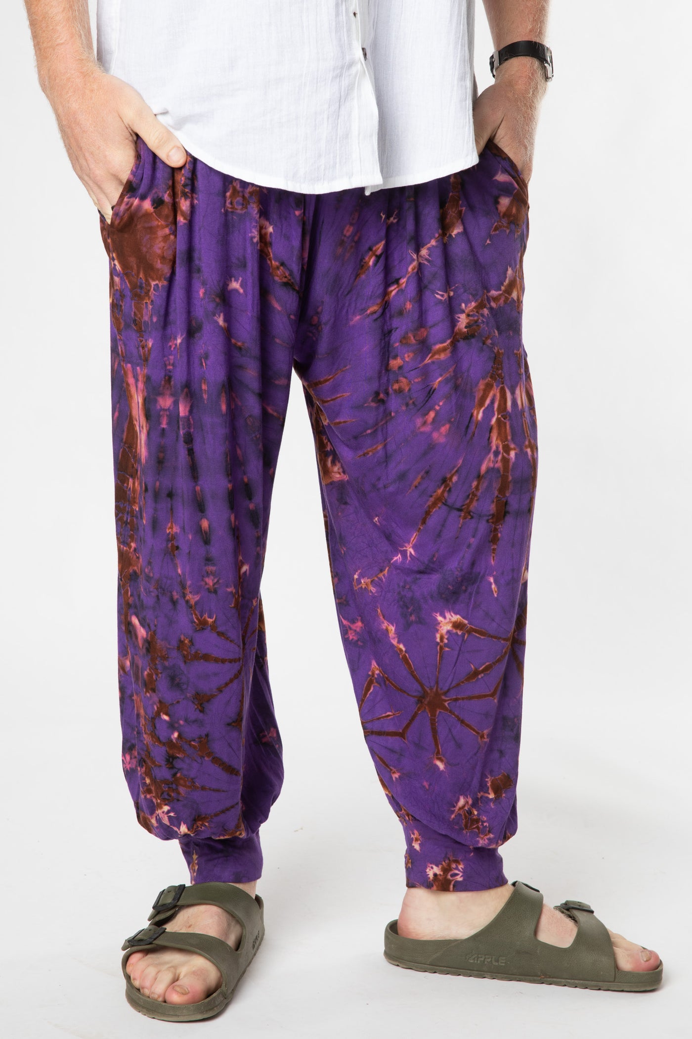 Chauncey is wearing size M/L tie dye harem pants in purple