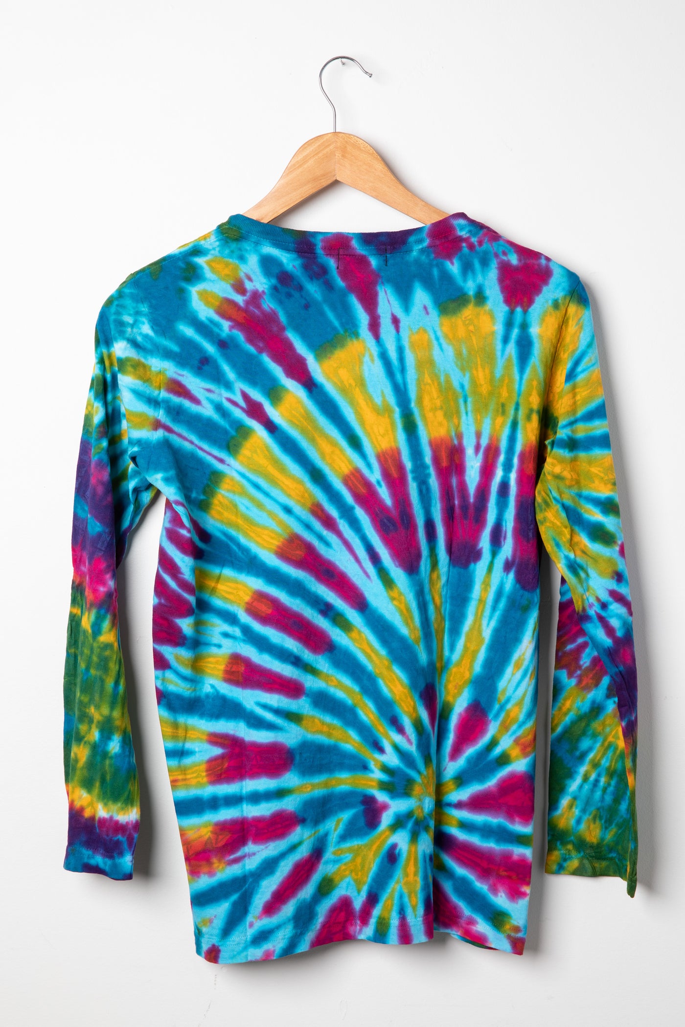 Long sleeve tie dye t-shirt in turquoise