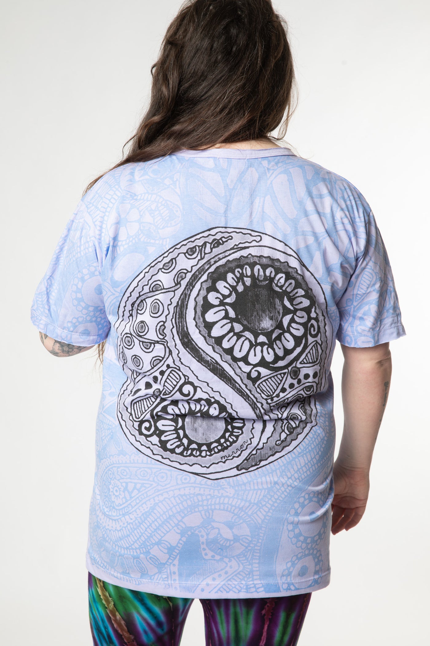 Desiree is wearing size L yin yang t shirt