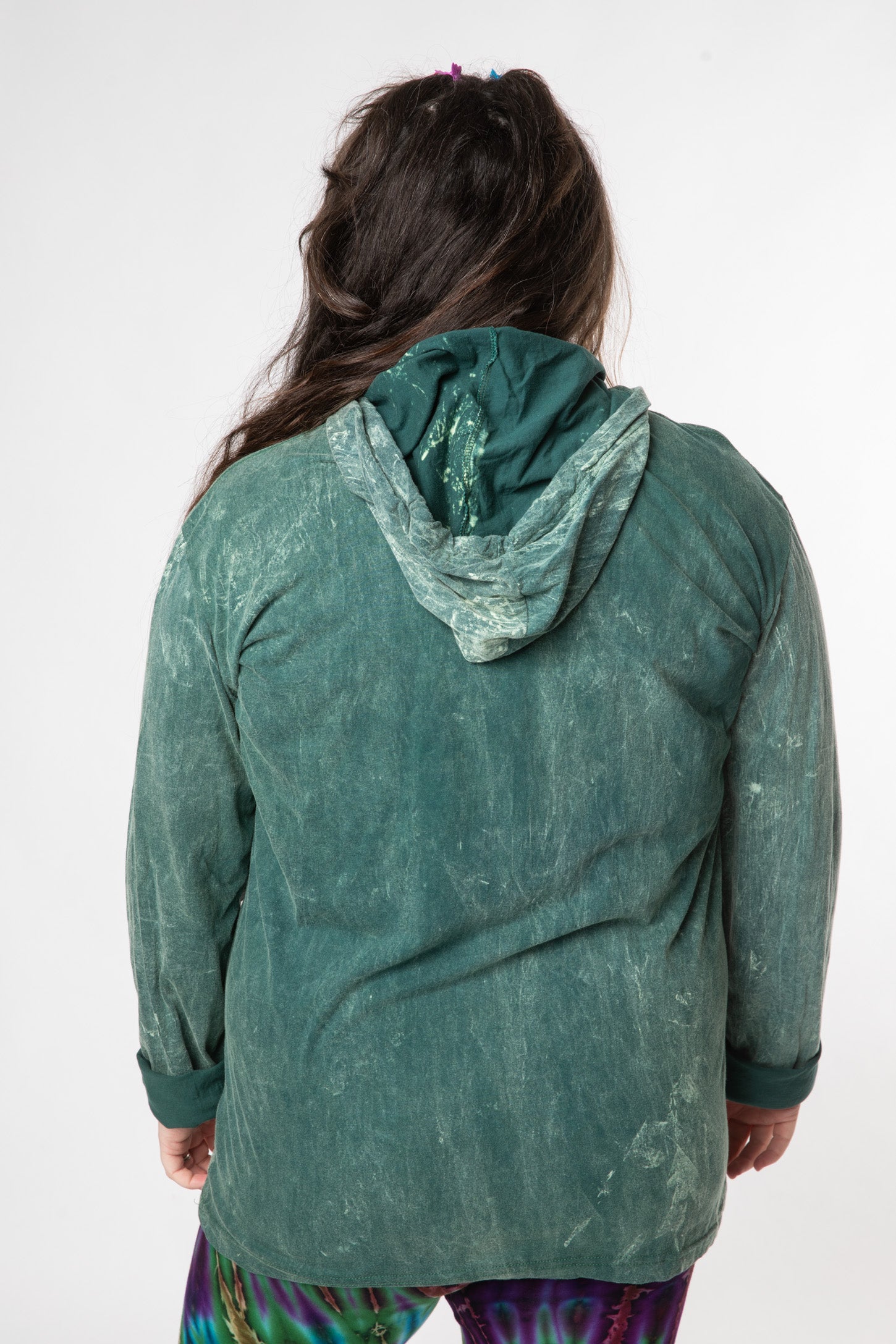 Desiree is wearing size L Mexicali Blues lightweight hoodie in green