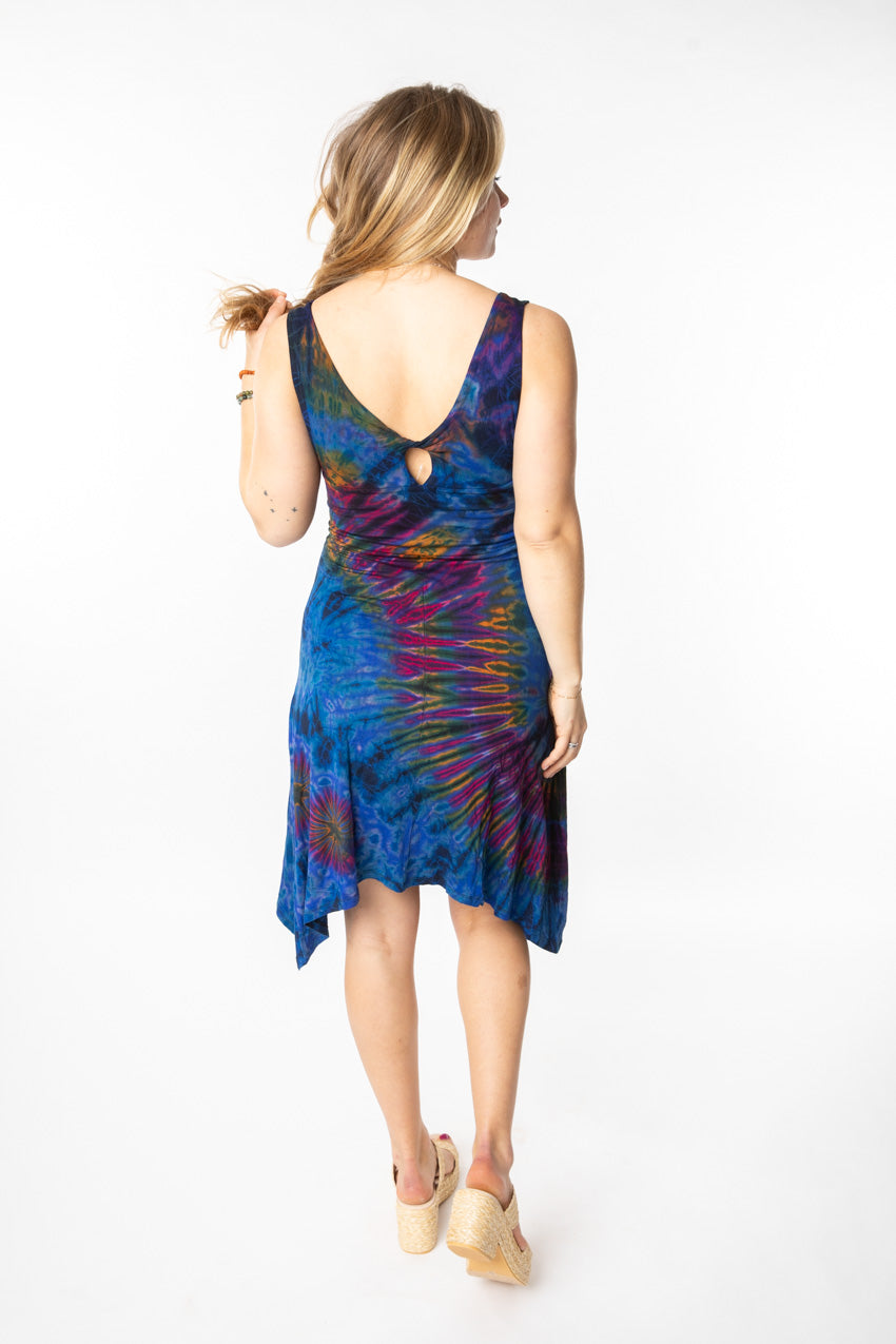 Sophie is wearing size S/M tie dye dress in navy
