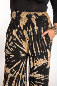 Susan wearing size S/M black tie dye pants in black and white