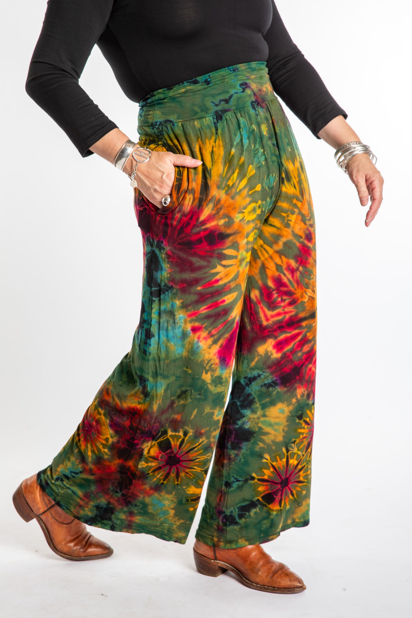 Susan wearing size S/M green tie dye pants in Green