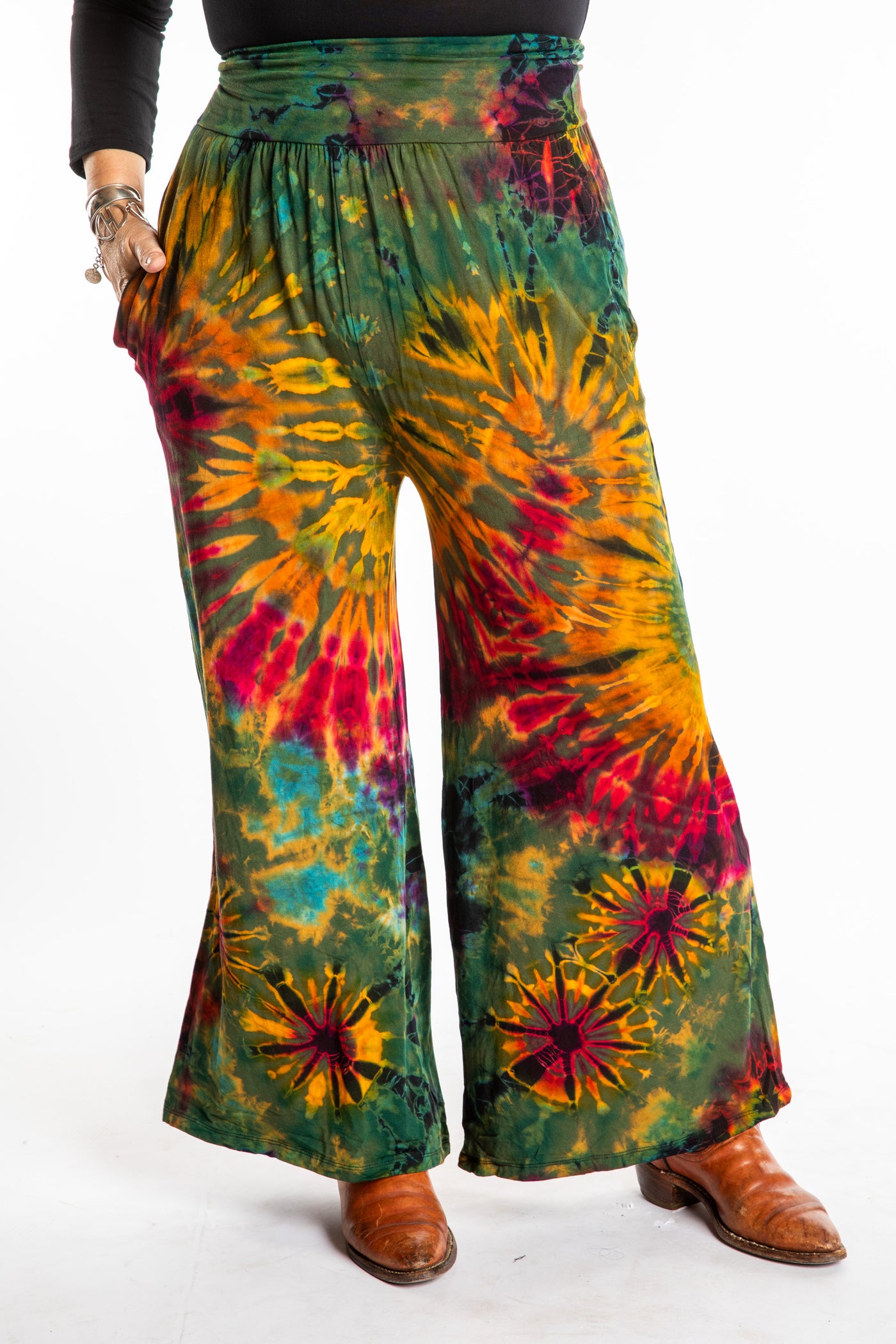 Susan wearing size S/M green tie dye pants in Green