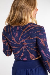 Sophie wearing a S/M tie dye long sleeve shirt in Navy