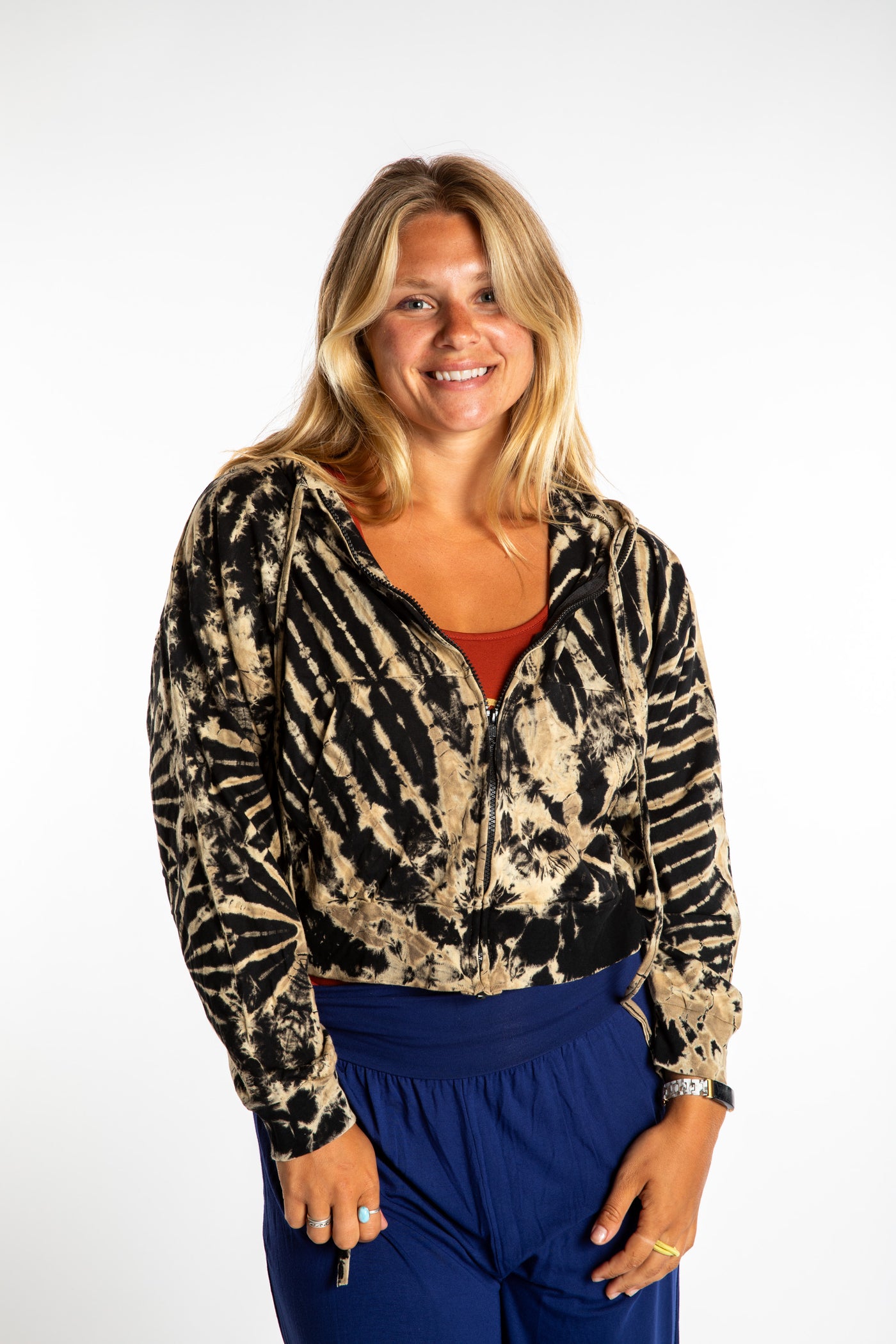 Sophie wearing a S/M black tie dye cropped hoodie in Black and White