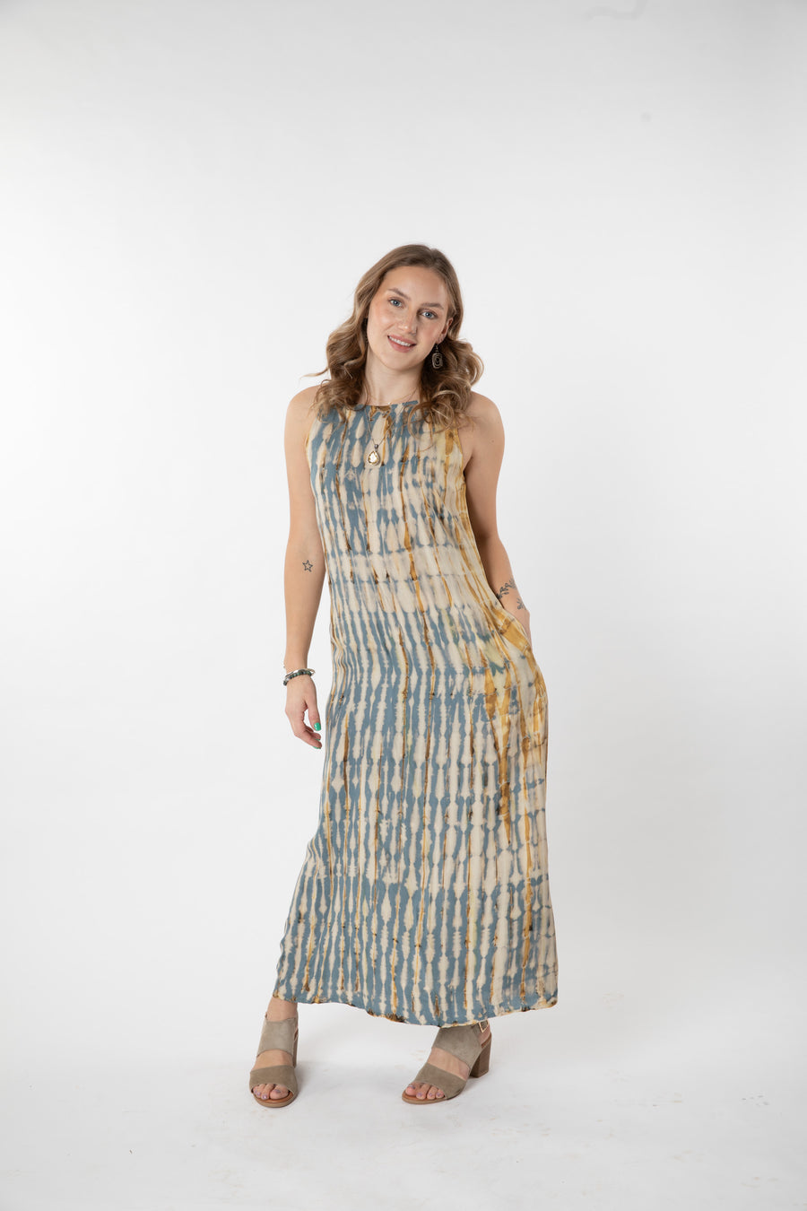 Jacalyn is wearing size S/M tie dye dress in slate blue