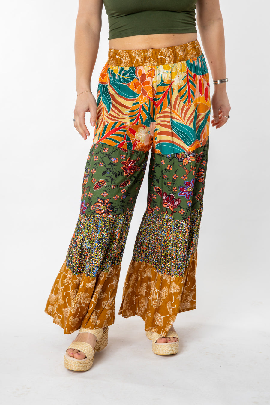 Sophie is wearing palazzo pants in fall