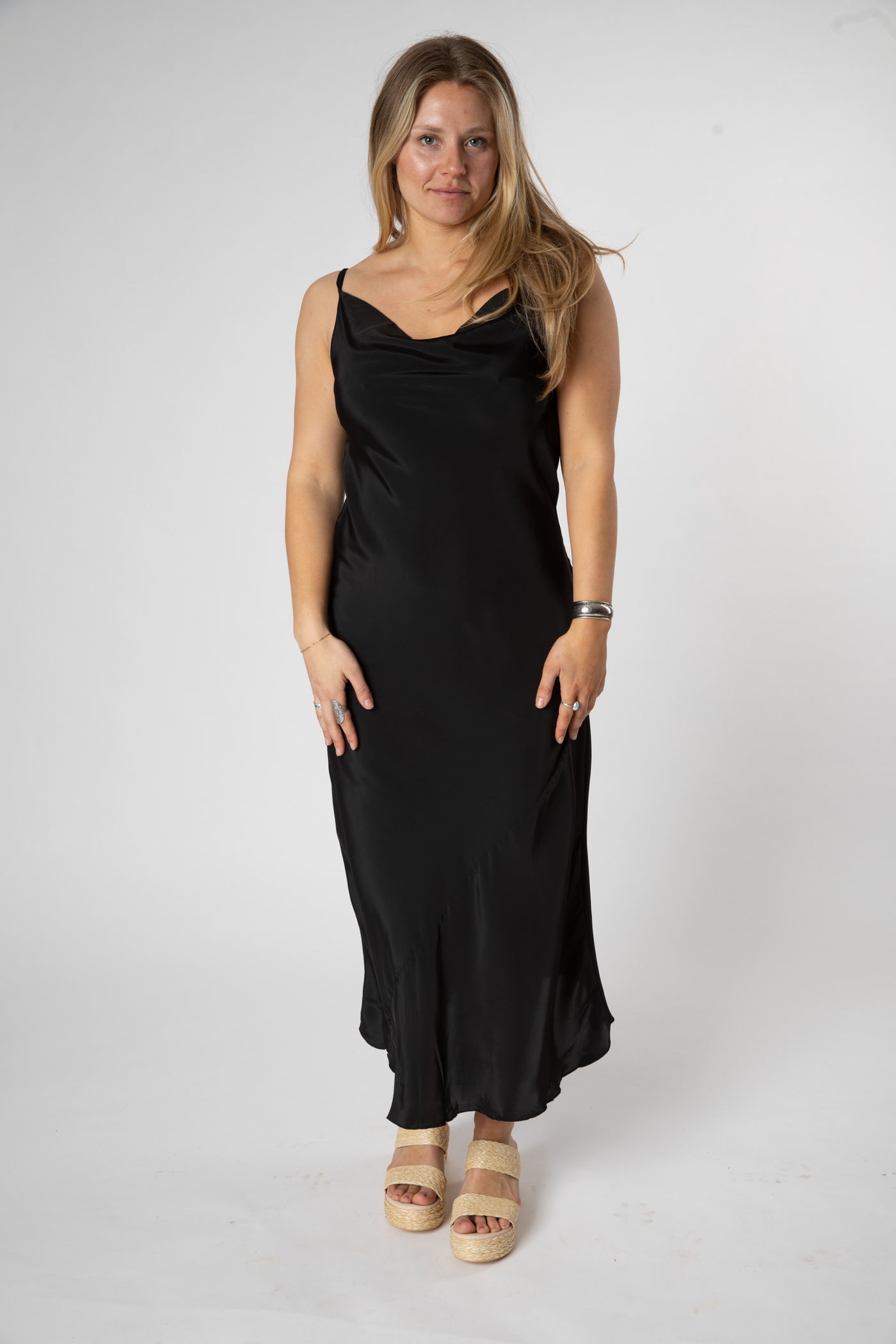 Sophie is wearing a size S/M maxi dress in black