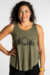 Teciane is wearing size S/M tank top in Evergreen