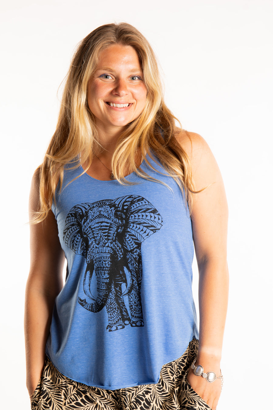 Sophie is wearing size S/M tank top in Ganesh