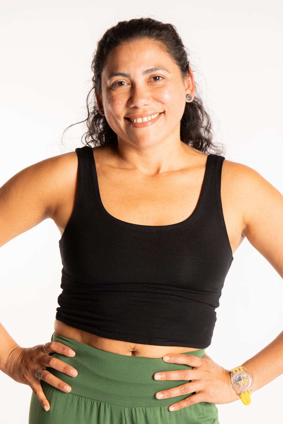 Teciane is wearing size M/L tank top in Black