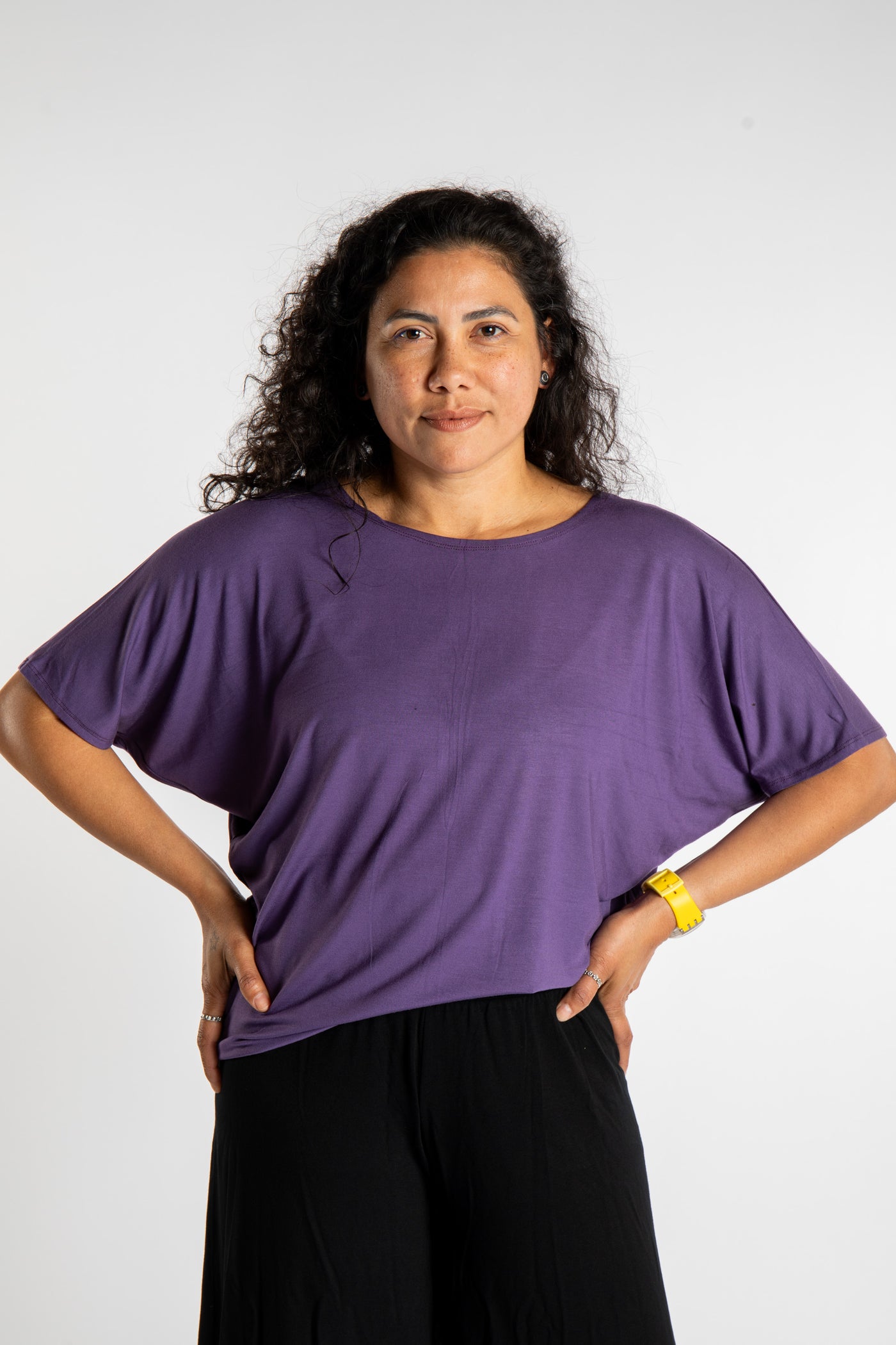 Teciane is wearing size S/M top in Dark Lavender