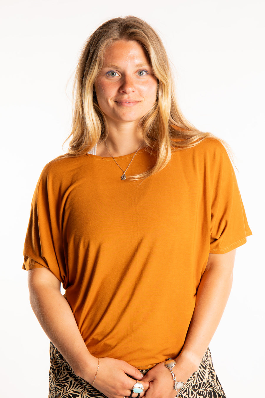 Sophie is wearing size S/M top in Sienna
