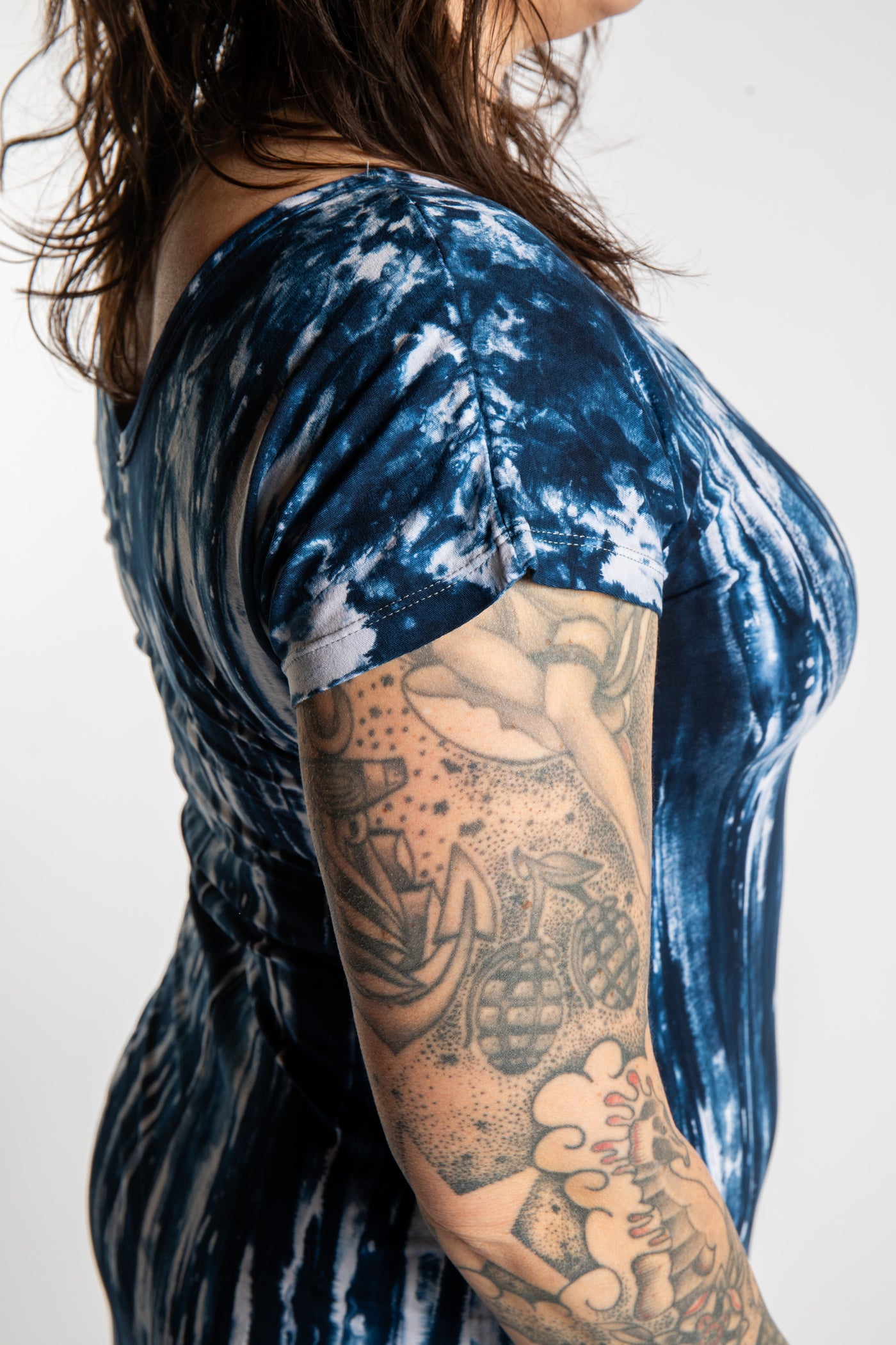 Morgan is wearing the Indigo Tara Tie Dye Maxi Dress in size M