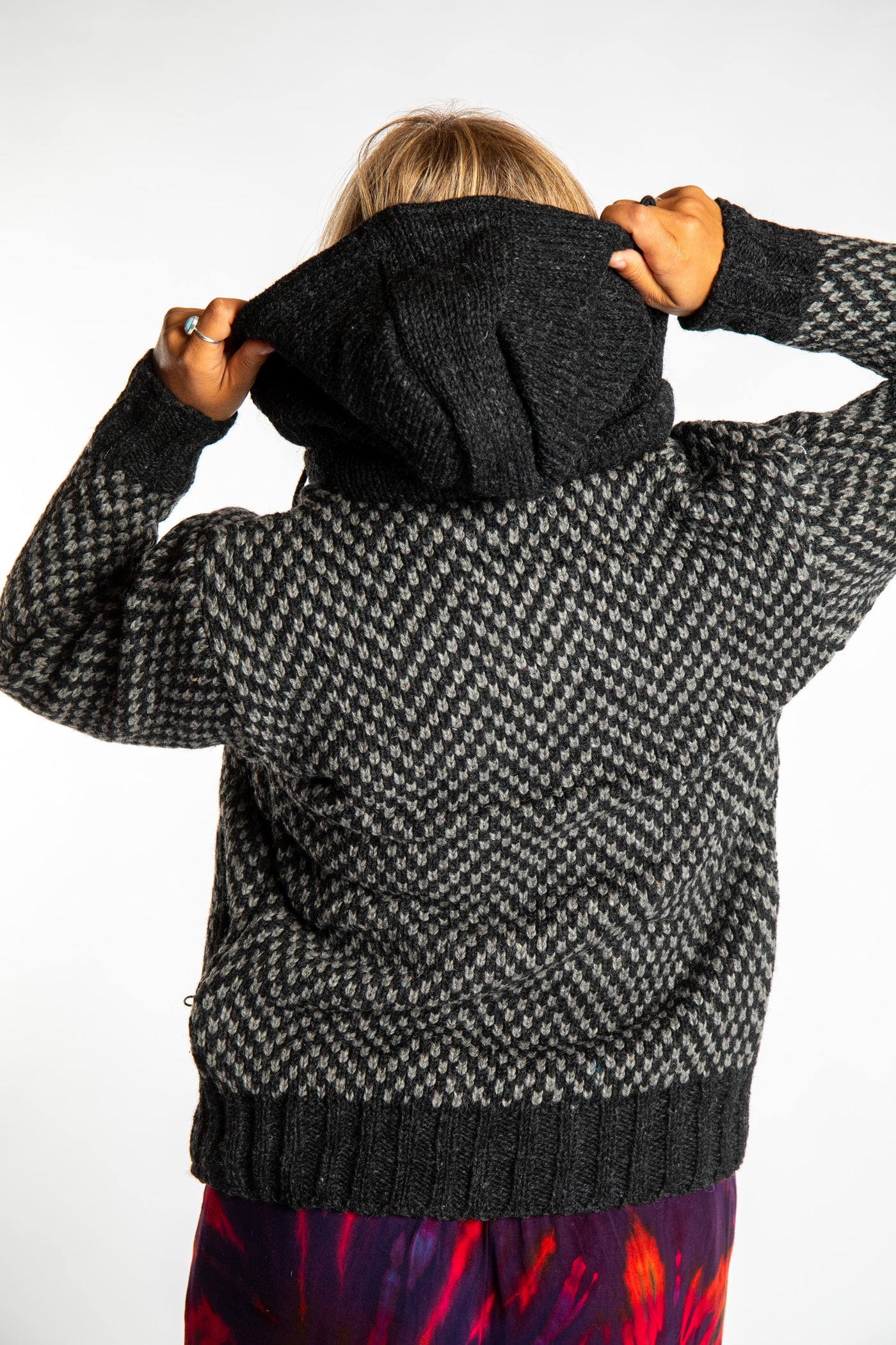 Sophie is wearing the S Charcoal checkered wool and fleece jacket