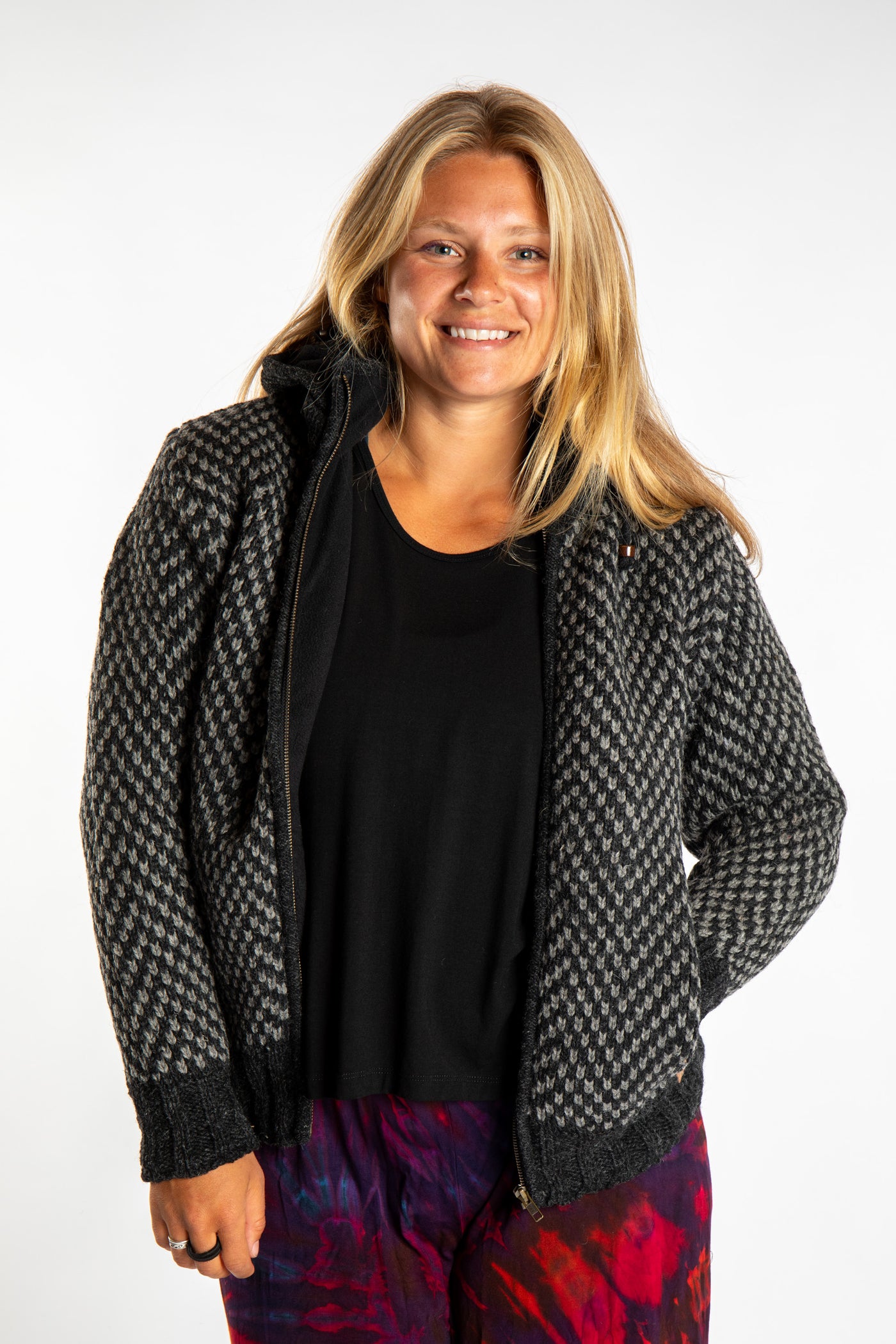 Sophie is wearing the S Charcoal checkered wool and fleece jacket