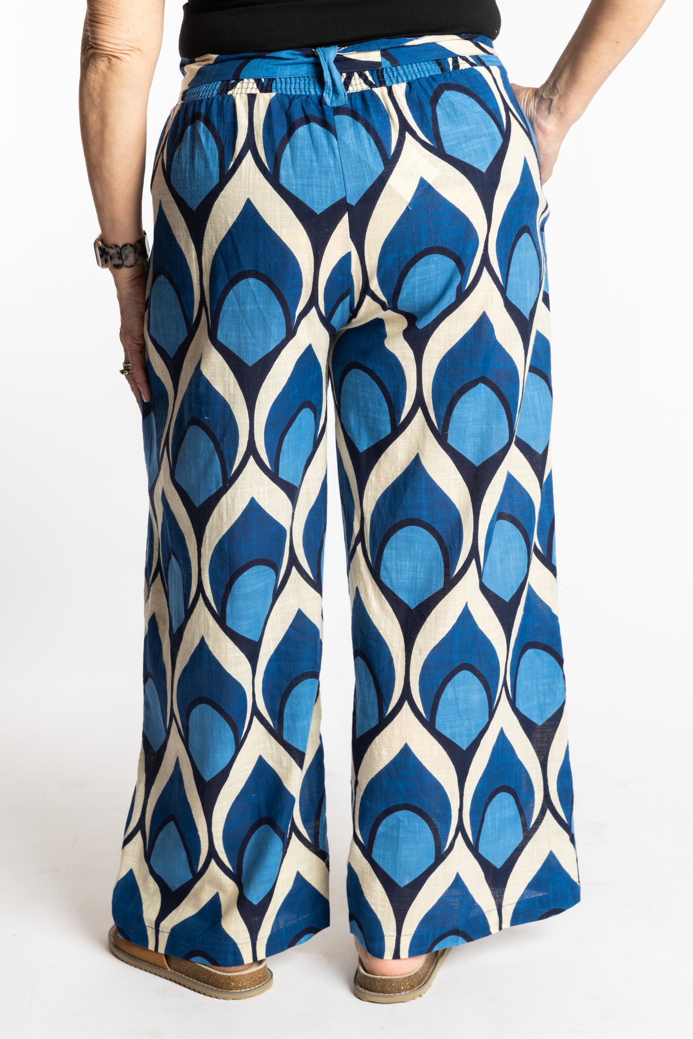 Betty is wearing the L/XL blue leaf Wide Leg Boho Cotton Pants