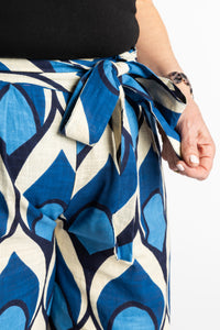 Betty is wearing the L/XL blue leaf Wide Leg Boho Cotton Pants