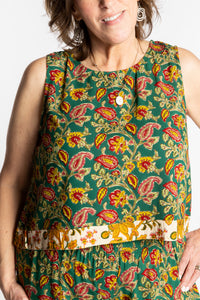 Betty wearing size L/XL Sahana Contrast Hem Sleeveless Top in Forest Green floral print flowy boho sleeveless top