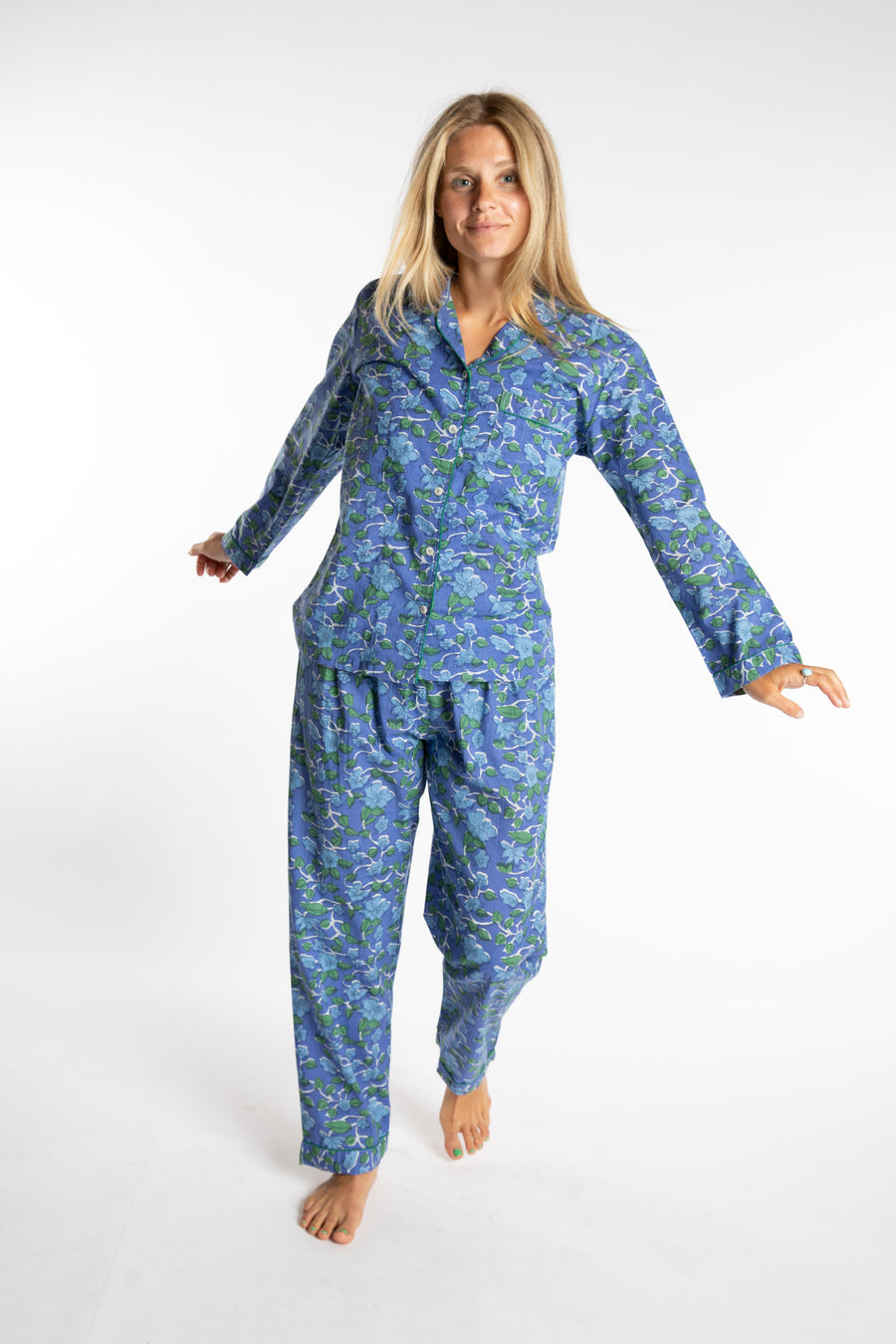 Sophie is wearing the Blue Blooms Jaipur Printed Pajama Set in S/M