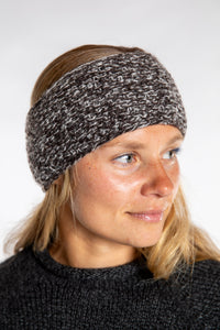 Sophie is wearing the Ember Plush Wool Headband in Brown