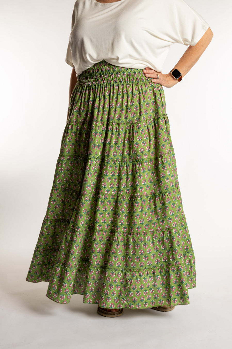 Betty is wearing the one size Indira Prairie Skirt in Avocado