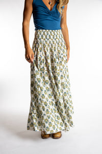 Sophie is wearing the one size Indira Printed Prairie Skirt in Bouquet
