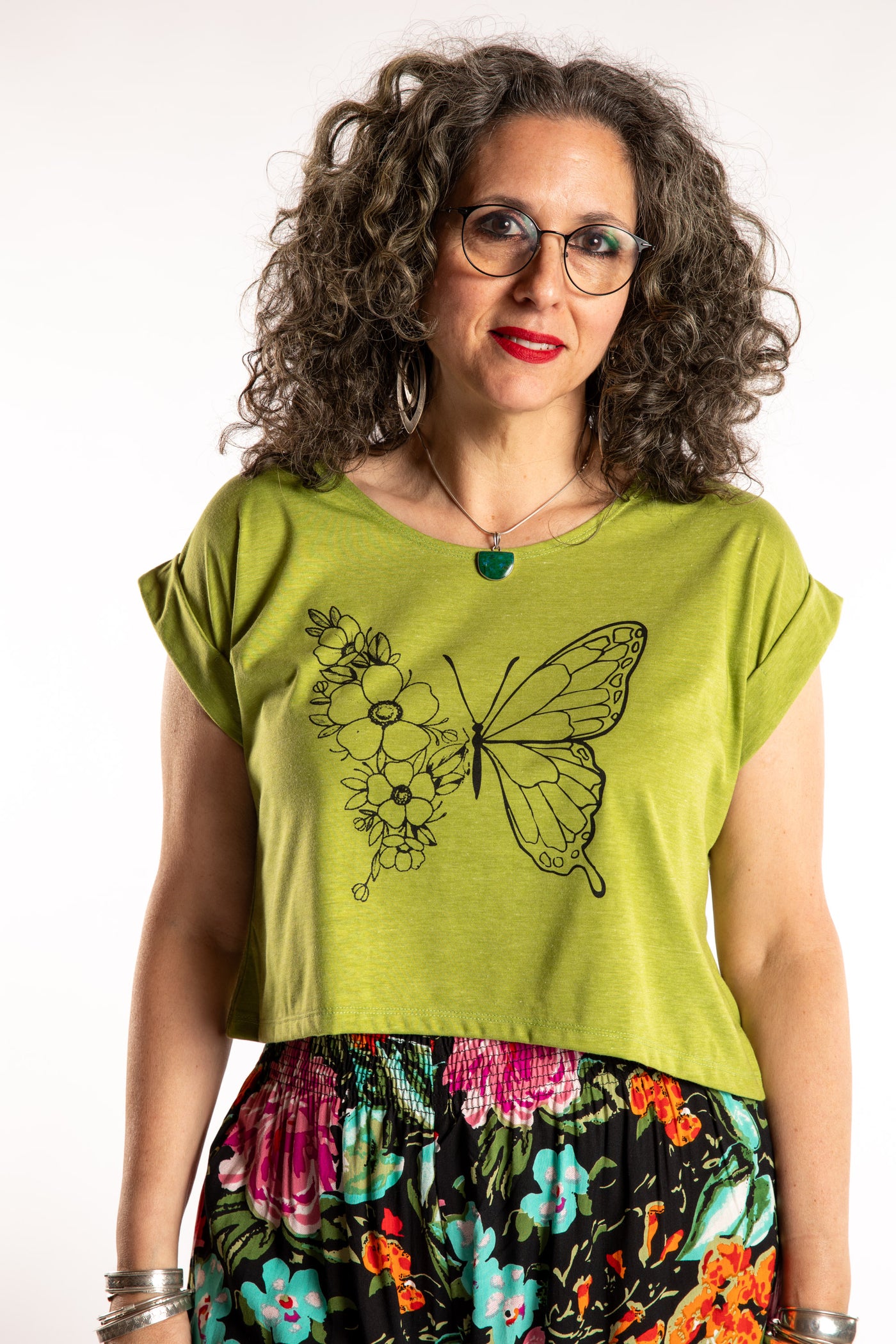 Susan is wearing the Clover in M/L