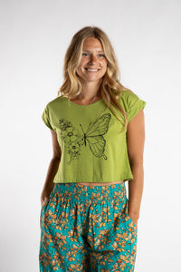 Sophie is wearing the Clover in S/M